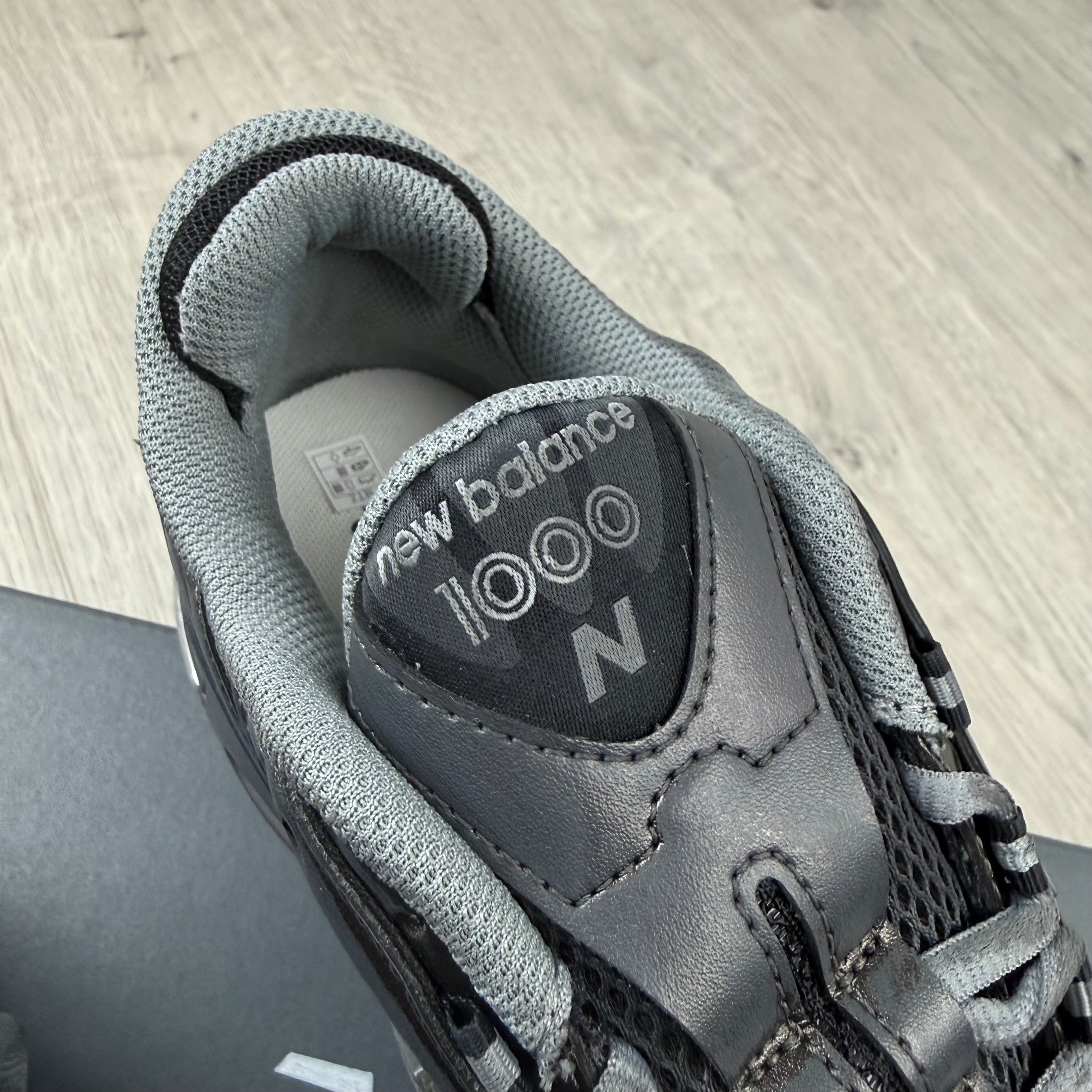 New Balance '1000F' Sneakers - Metallic Black