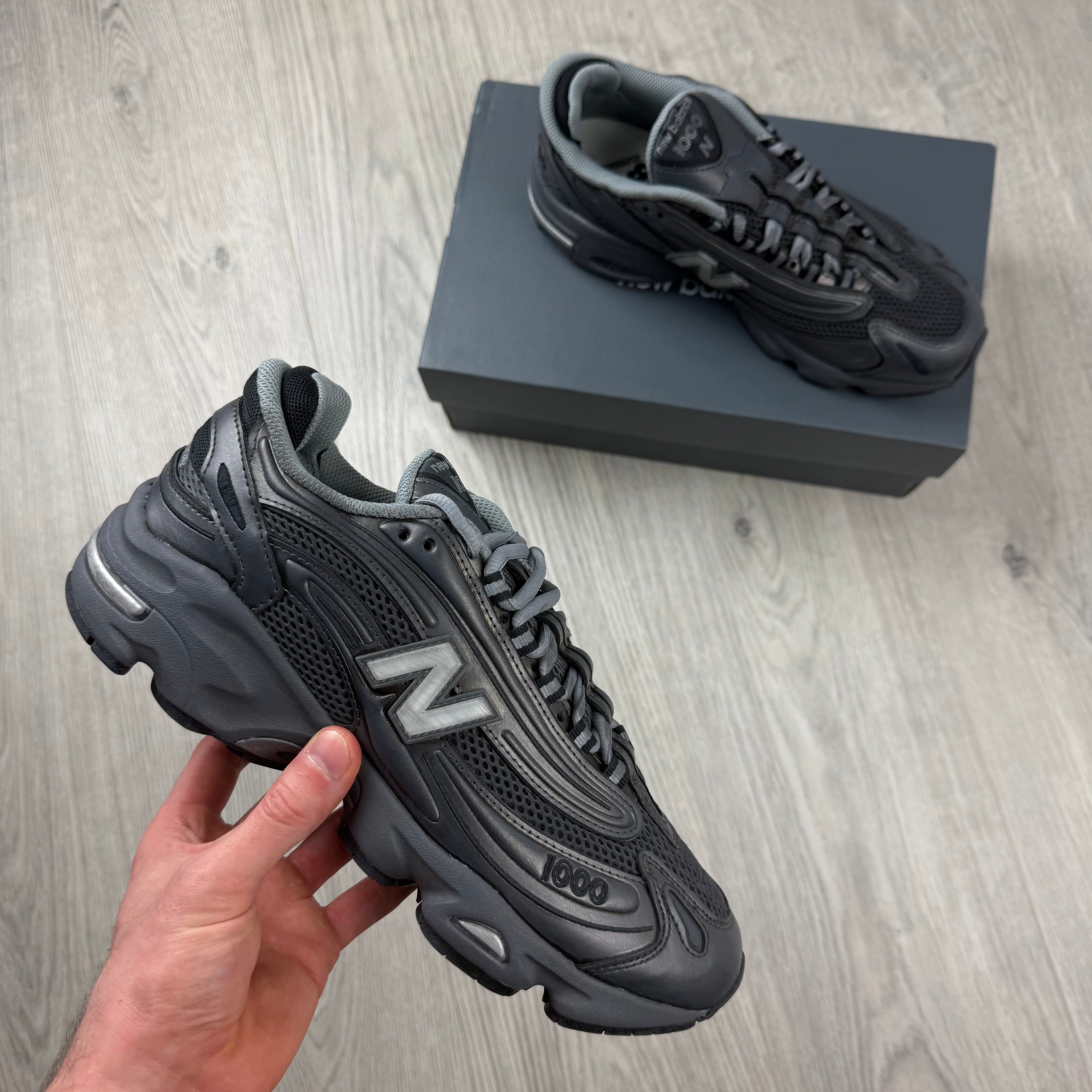 New Balance '1000F' Sneakers - Metallic Black