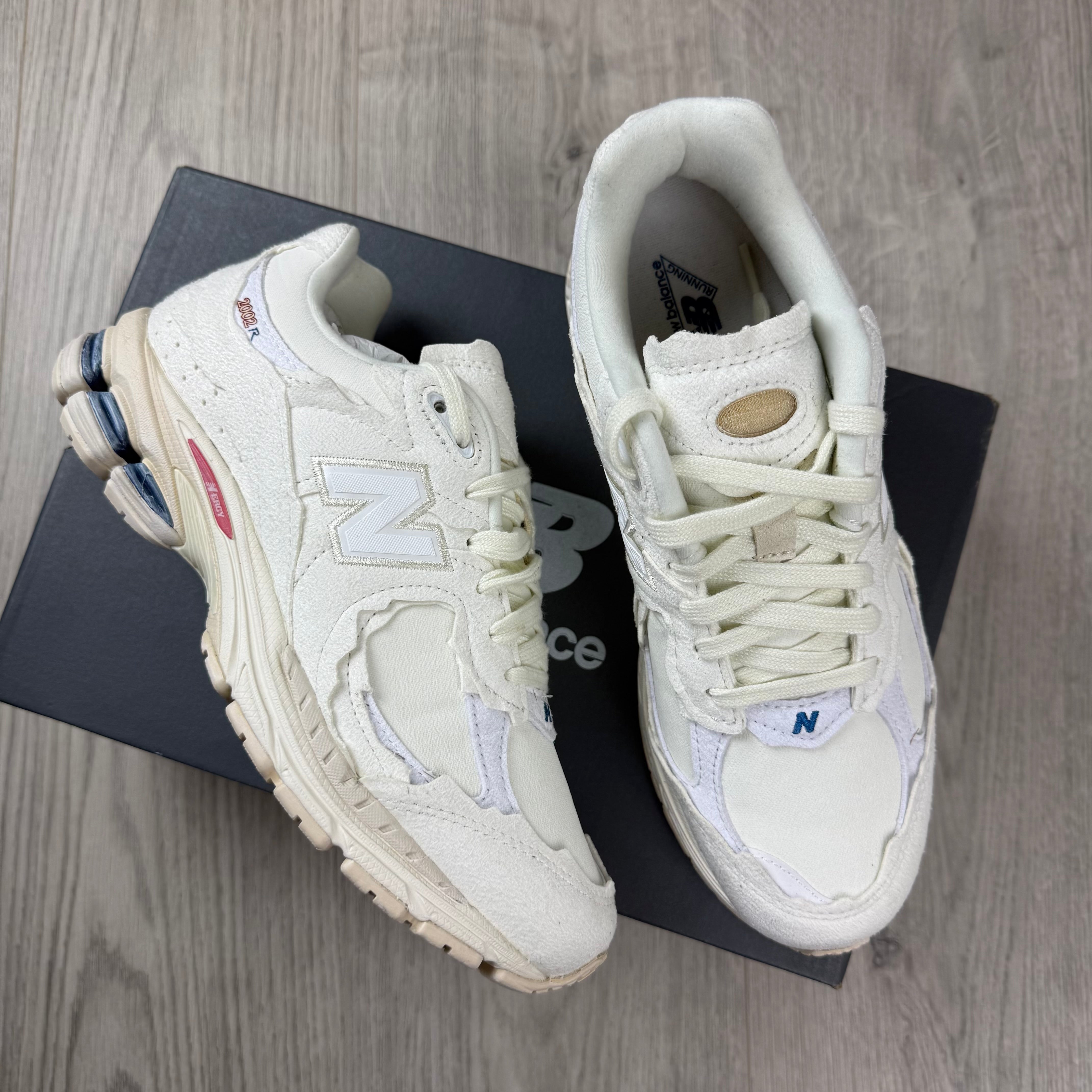 New Balance '2002R' Sneakers - White