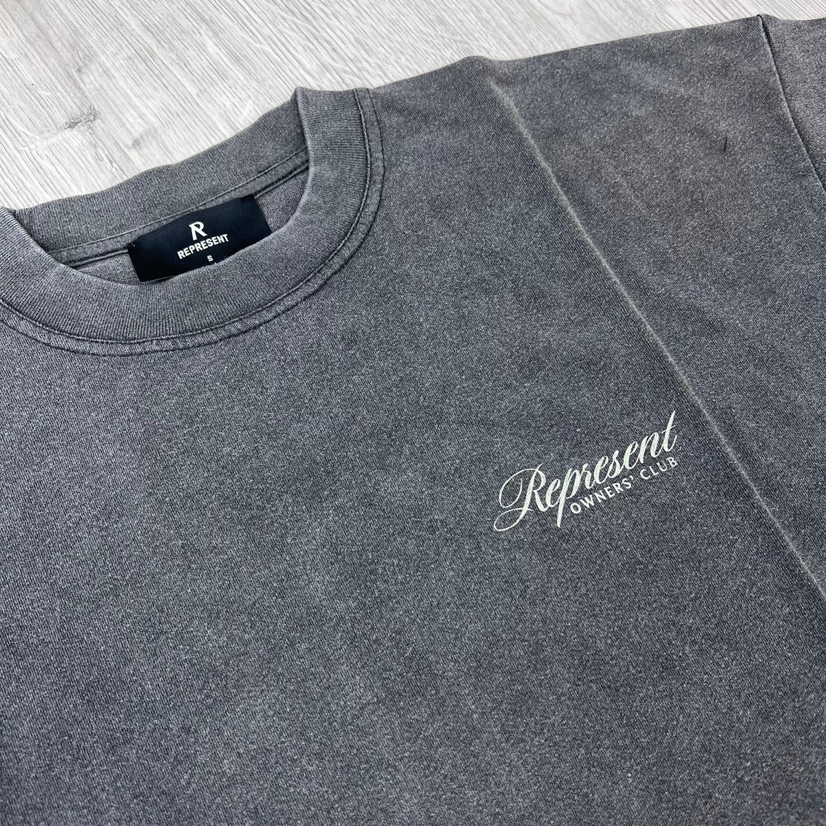 Represent Owners Club Script T-Shirt in Vintage Grey - Logo detail.