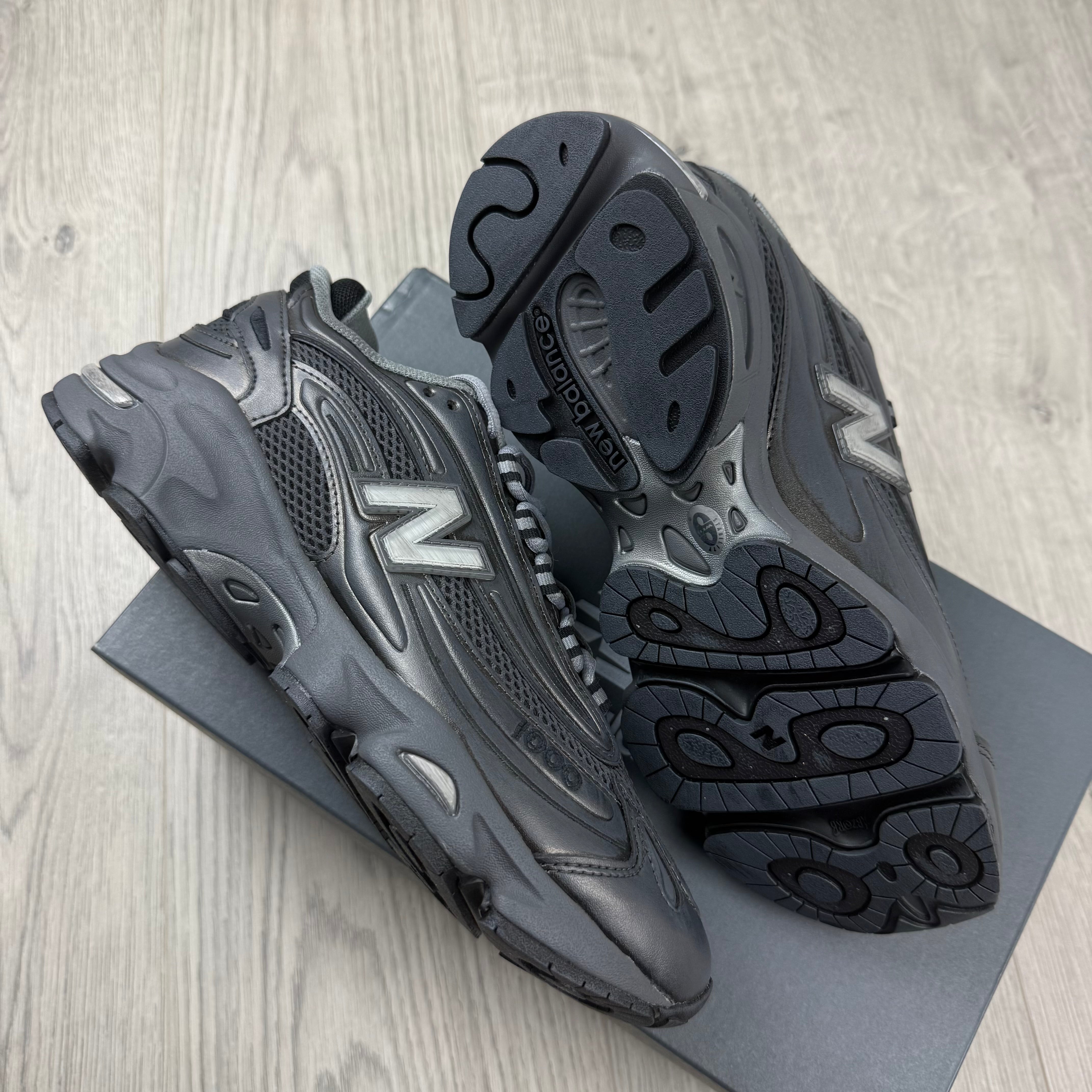 New Balance '1000F' Sneakers - Metallic Black