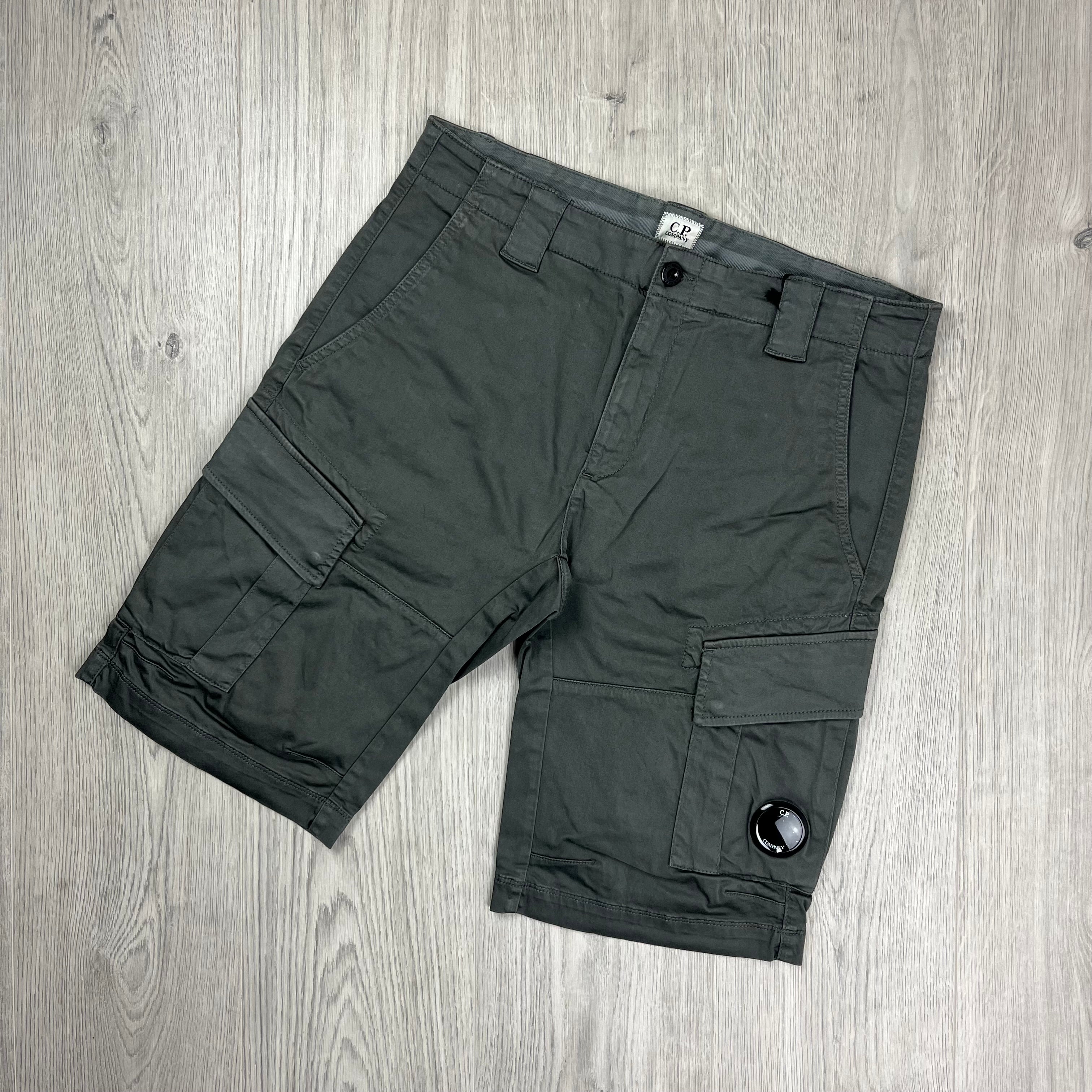 CP Company Cargo Shorts - Smoked Pearl