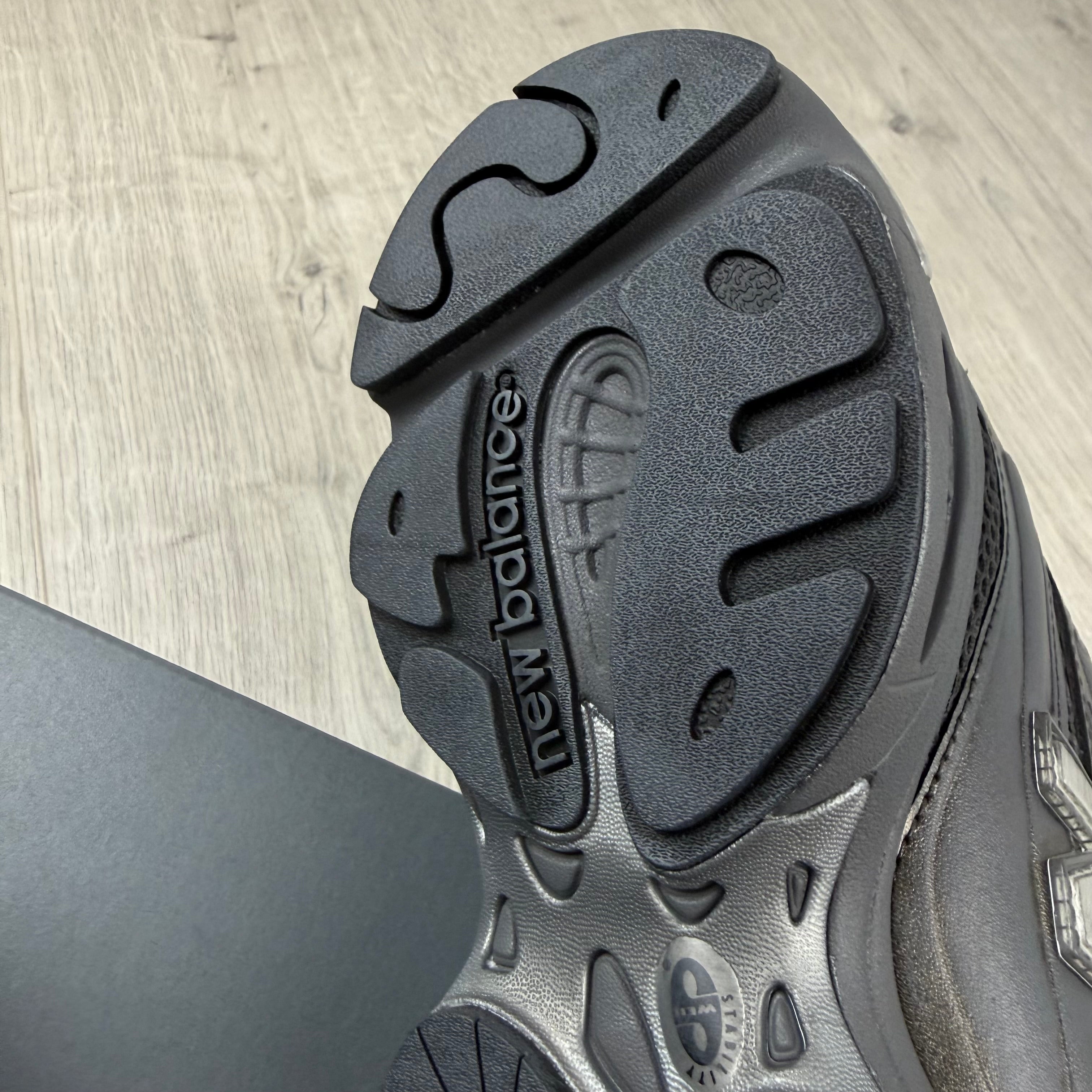 New Balance '1000F' Sneakers - Metallic Black