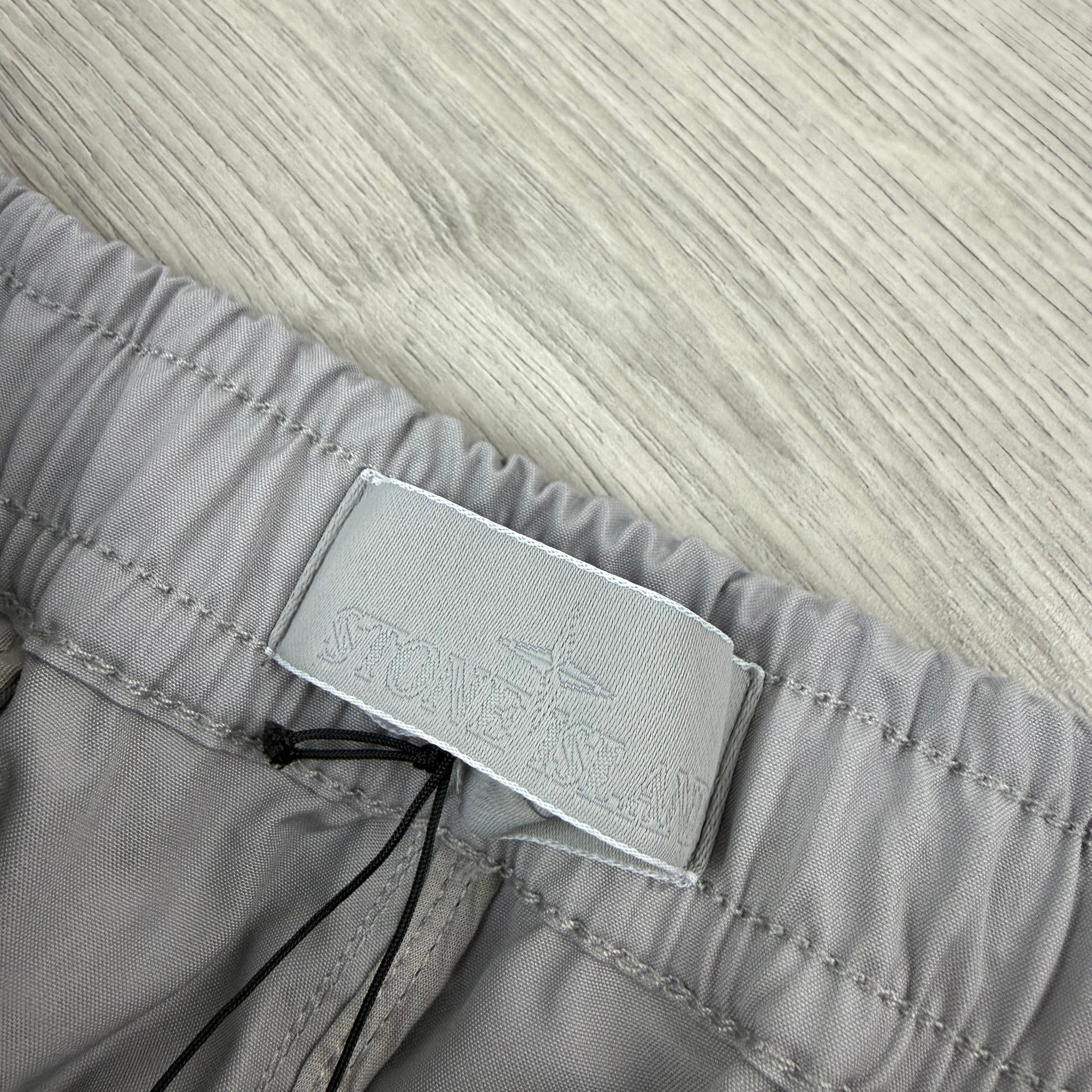 Stone Island Ghost Cargo Shorts - Dust Grey