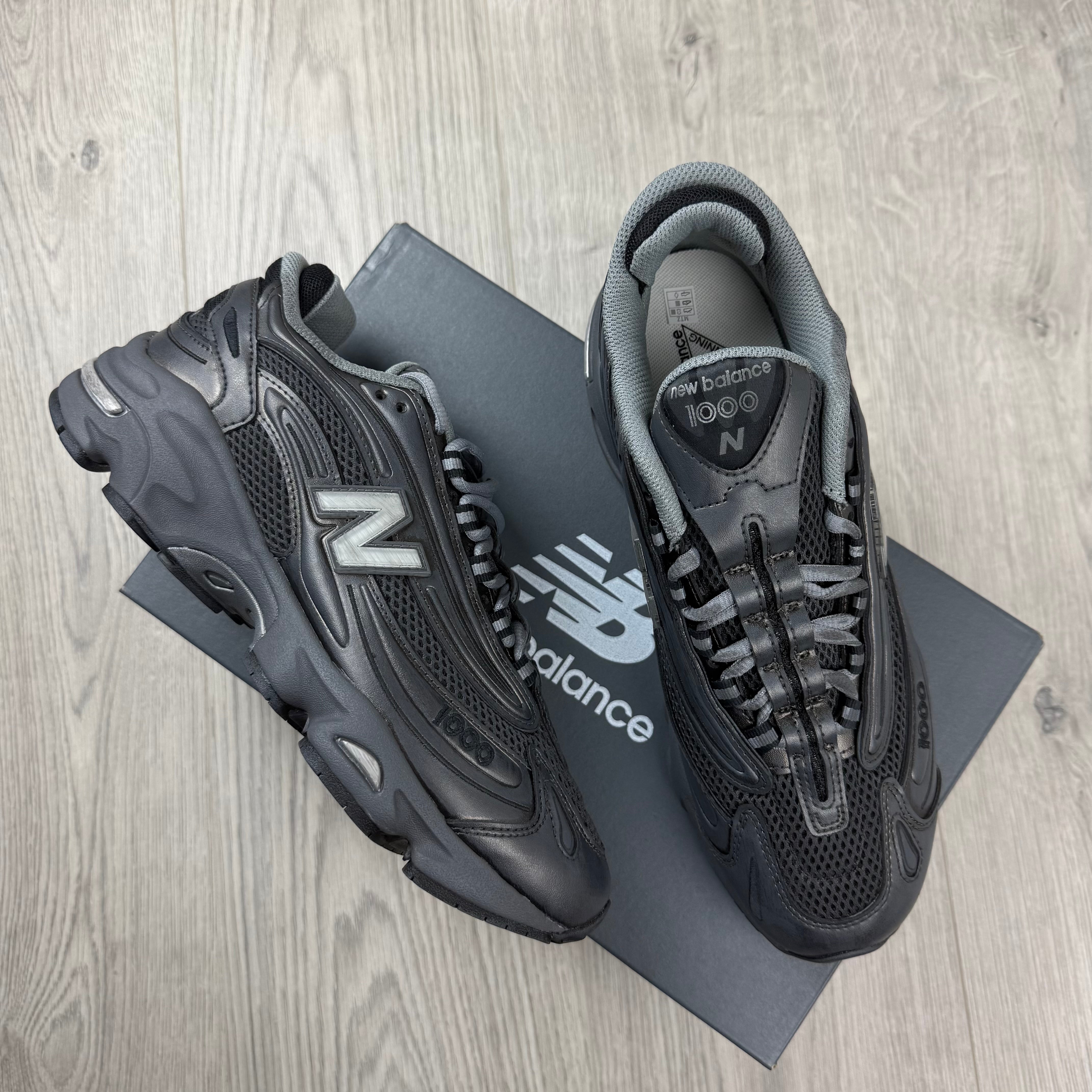 New Balance '1000F' Sneakers - Metallic Black